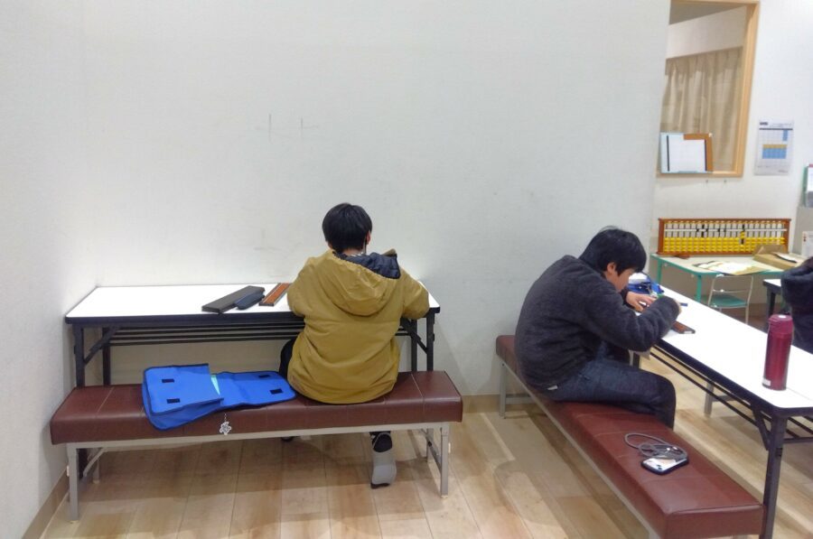 イオンモール川口前川のレッスンの様子(後ろ姿)