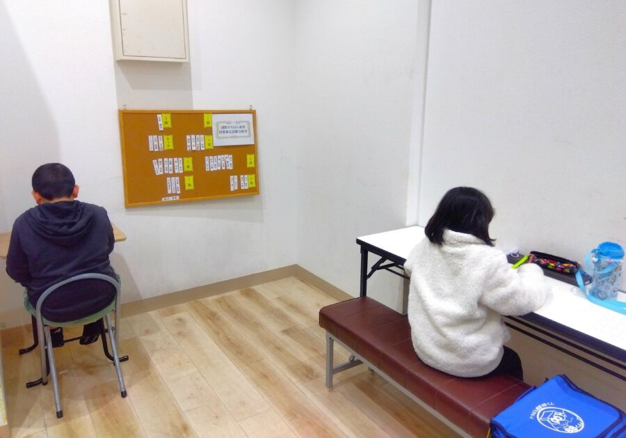 イオンモール川口前川のレッスンの様子(後ろ姿)