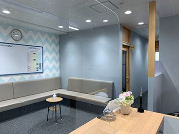 秋田校の受付・待合
