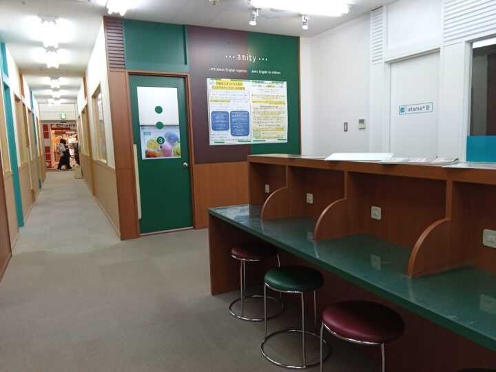 大阪守口校の教室の室内