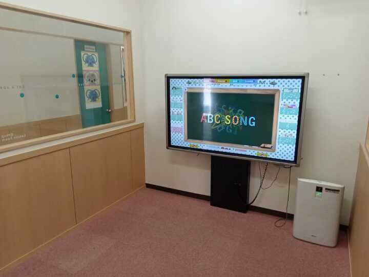 大和鶴間校の教室の室内
