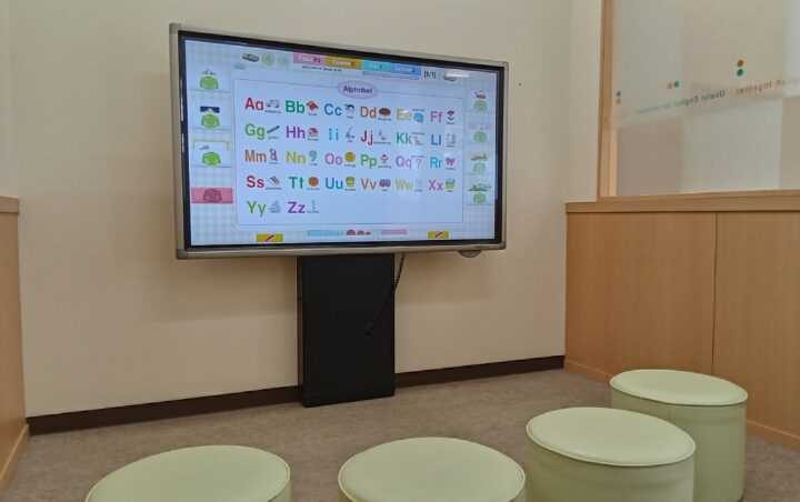 前橋校の教室の室内