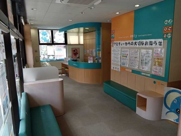大和鶴間校の受付・待合