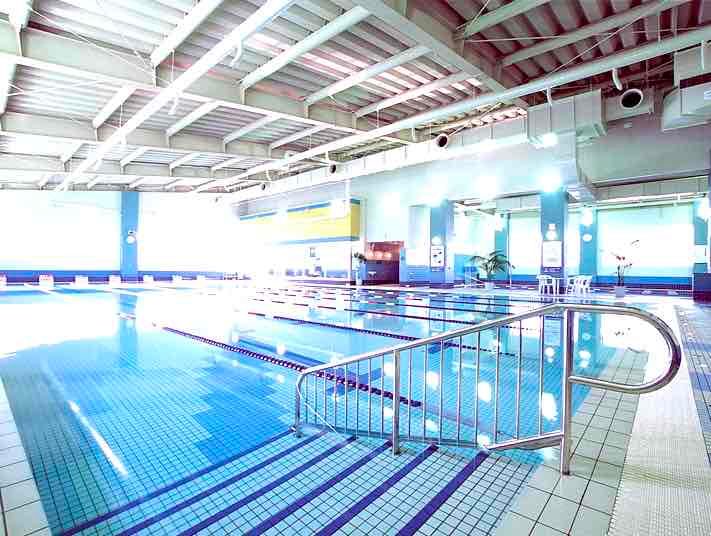 セントラルウェルネスクラブ24 平野のプール
