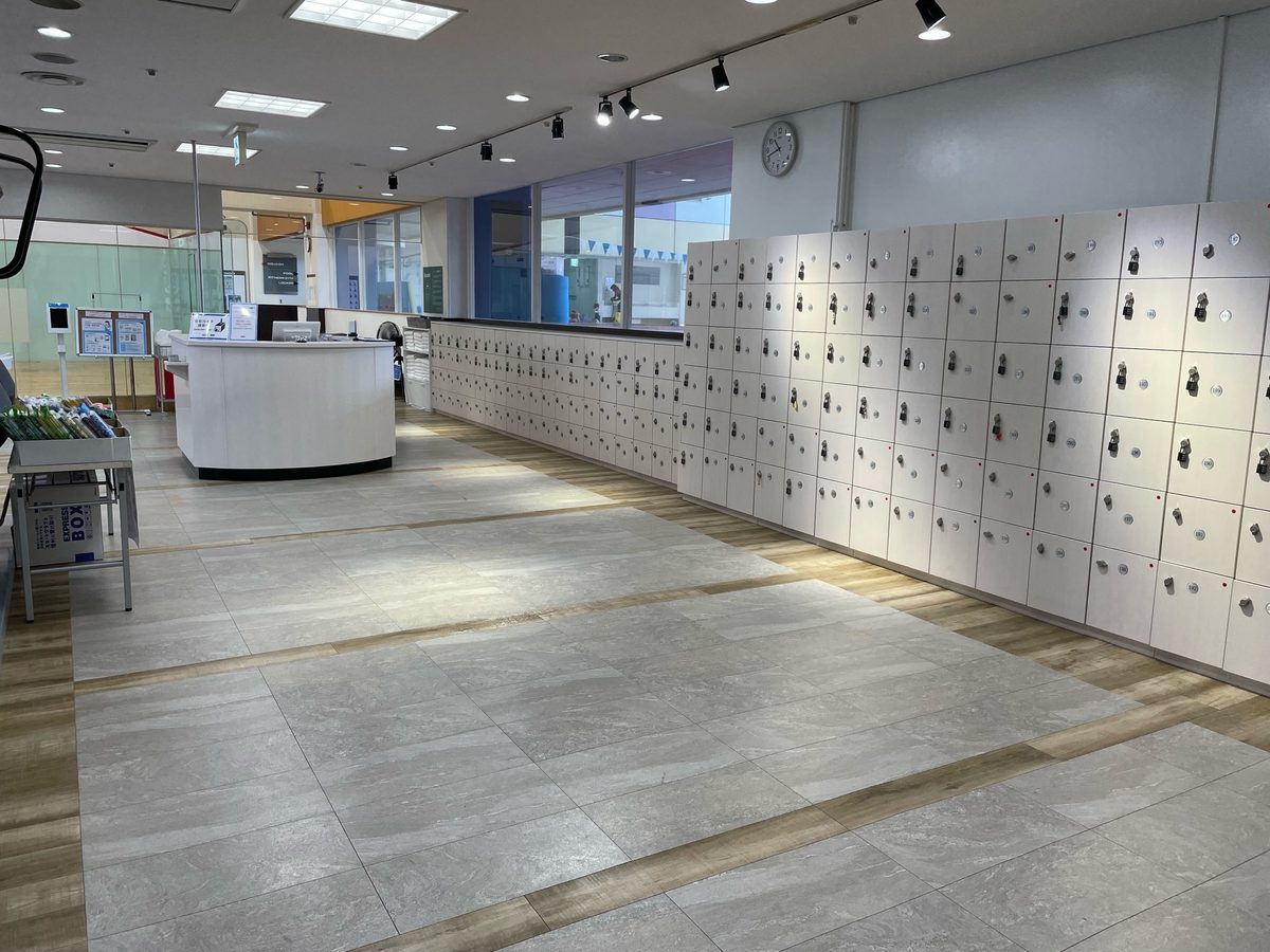 セントラルフィットネスクラブ 市川のフロント(受付)