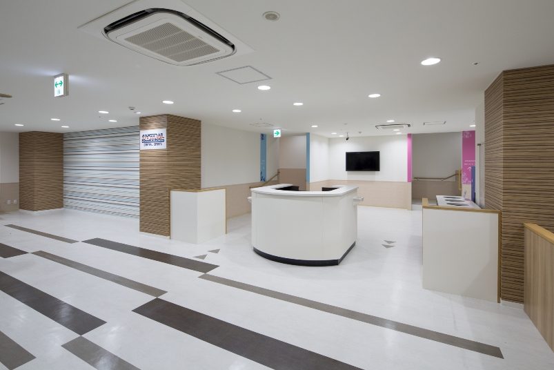 セントラルウェルネスクラブ 芦屋のフロント（受付）