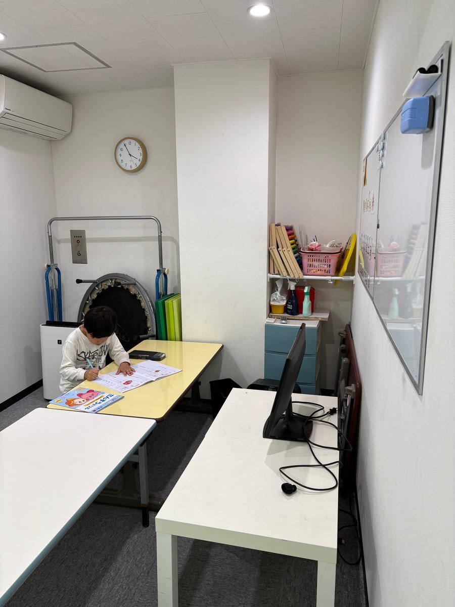 国分寺駅前教室の教室内