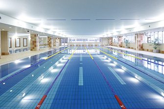 学園前のプール