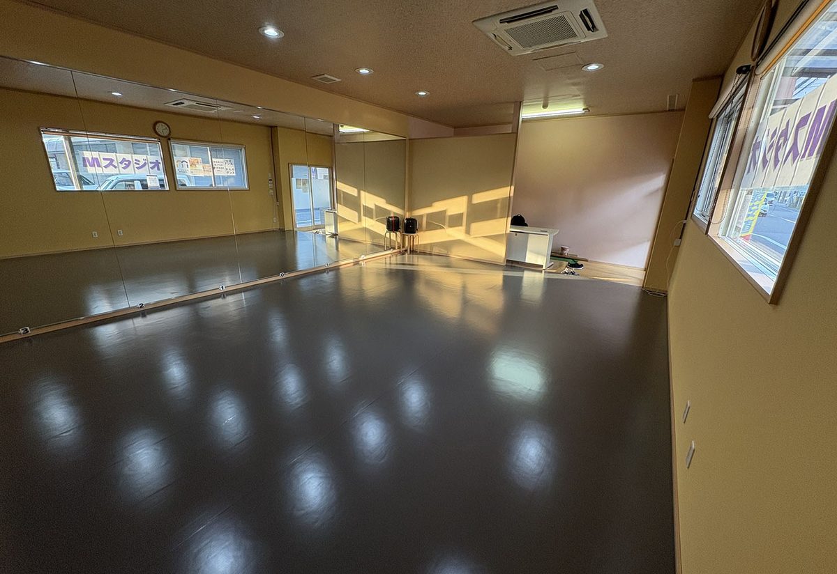 鳳校のスタジオ