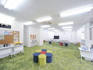 富雄駅前校の教室の様子