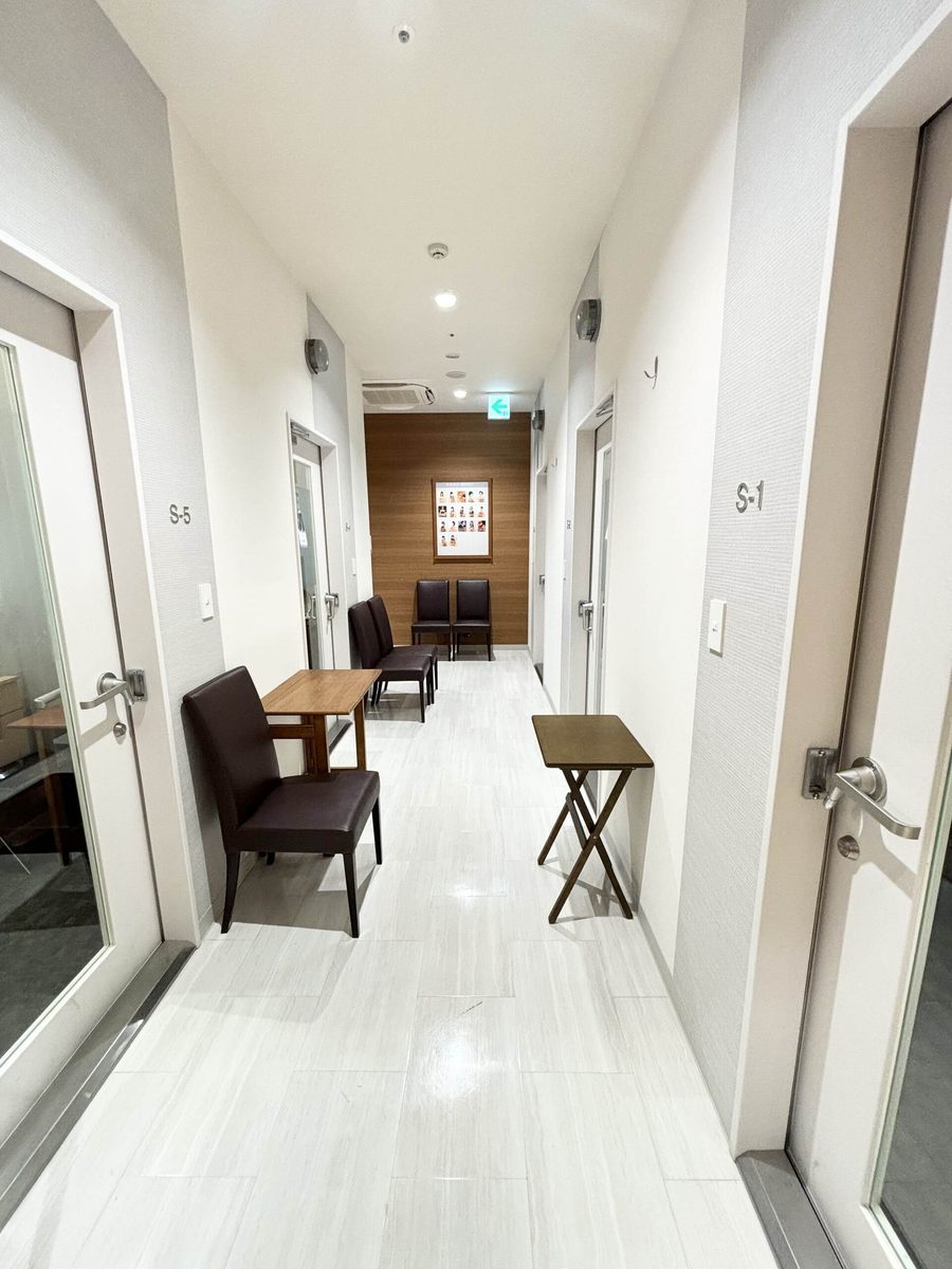 ららぽーと名古屋みなとアクルス店の通路・待合