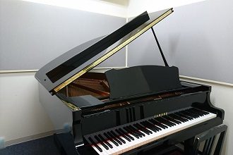 ミ・ナーラ奈良店のピアノのレッスンルーム